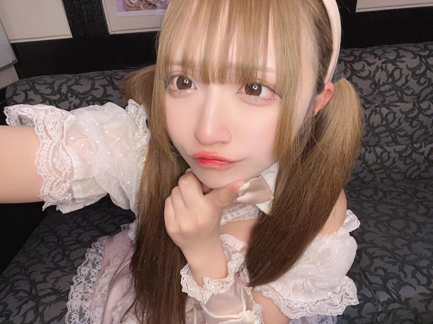 むー
👑🐰♥・。.。*♥*。.。・*♥*・。.。*♥🐰👑
〜コンカフェ界初!〜
シャンコがあるバニーコンカフェ(新宿歌舞伎町)
寂しがり屋で甘えん坊な姫うさぎが
王子・王女のご来城をお待ちしております♪
「たりらび」独自の『シャンパンコールシステム』
素敵な時間を過ごしませんか?
.
.
.
たりら-Bits-では、一緒にお給仕してくれる姫うさちゃんを大募集!
オリジナル衣装でかわいく働きませんか?
気になった方はお気軽に当SNSのDMまたはHPまでお問い合わせください♪
.
.
.
《営業時間》
通常営業 18:00~23:00
予約営業 15:00~18:00
東京都新宿区歌舞伎町2-39-12 K会館1F たりら
03-6265-9976(18:00~23:00対応可能)
tarirabits@gmail.com
.
.
.
【HP】
https://tarirabits.wixsite.com/0503
【Twitter】
https://twitter.com/Tarira_Bits
【Instagram】
https://www.instagram.com/tarira_bits/
【TikTok】
www.tiktok.com/@tarira_bits
【出勤情報】
https://calendar.google.com/calendar/embed?src=tarirabits%40gmail.com&ctz=Asia%2FTokyo
👑🐰♥・。.。*♥*。.。・*♥*・。.。*♥🐰👑
#たりらBits #たりらび #たりらびっつ #シャンコがあるバニーコンカフェ #新宿 #歌舞伎町 #バニー #バニーちゃん #バニーガール #バニーコンカフェ #シャンパン #シャンパンコール #シャンコ #コンカフェ #コンカフェ嬢 #バイト #量産型 #量産型ヲタク #自撮り界隈 #自撮り界隈の人と繋がりたい #美男美女と繋がりたい #新宿コンカフェ #bar #歌舞伎町bar #地雷女子 #コンセプトカフェ #新宿bar #ガールズバー #バー #歌舞伎町コンカフェ