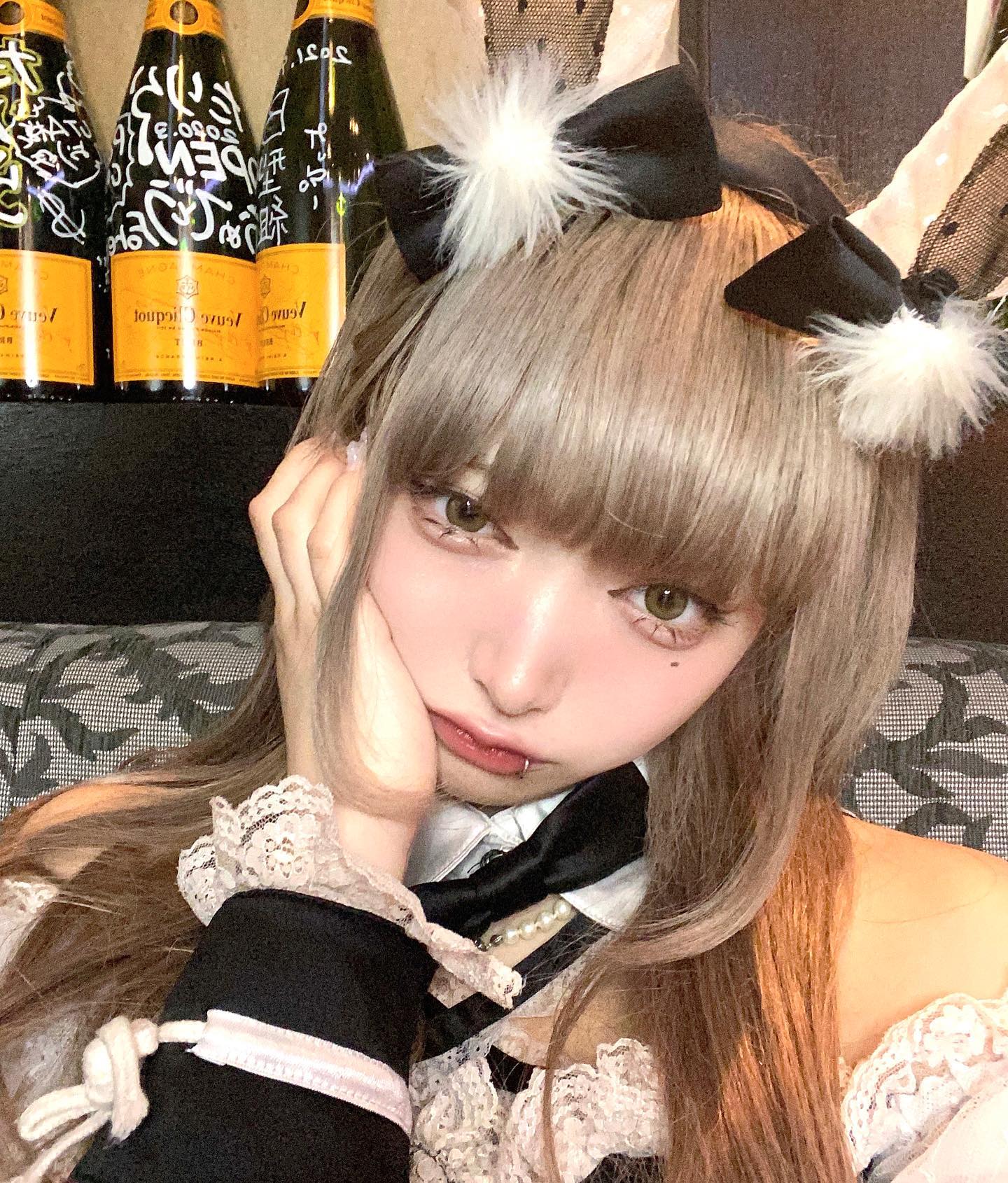 🥺
👑🐰♥・。.。*♥*。.。・*♥*・。.。*♥🐰👑
〜コンカフェ界初!〜
シャンコがあるバニーコンカフェ(新宿歌舞伎町)
寂しがり屋で甘えん坊な姫うさぎが
王子・王女のご来城をお待ちしております♪
「たりらび」独自の『シャンパンコールシステム』
素敵な時間を過ごしませんか?
.
.
.
たりら-Bits-では、一緒にお給仕してくれる姫うさちゃんを大募集!
オリジナル衣装でかわいく働きませんか?
気になった方はお気軽に当SNSのDMまたはHPまでお問い合わせください♪
.
.
.
《営業時間》
通常営業 18:00~23:00
予約営業 15:00~18:00
東京都新宿区歌舞伎町2-39-12 K会館1F たりら
03-6265-9976(18:00~23:00対応可能)
tarirabits@gmail.com
.
.
.
【HP】
https://tarirabits.wixsite.com/0503
【Twitter】
https://twitter.com/Tarira_Bits
【Instagram】
https://www.instagram.com/tarira_bits/
【TikTok】
www.tiktok.com/@tarira_bits
【出勤情報】
https://calendar.google.com/calendar/embed?src=tarirabits%40gmail.com&ctz=Asia%2FTokyo
👑🐰♥・。.。*♥*。.。・*♥*・。.。*♥🐰👑
#たりらBits #たりらび #たりらびっつ #シャンコがあるバニーコンカフェ #新宿 #歌舞伎町 #バニー #バニーちゃん #バニーガール #バニーコンカフェ #シャンパン #シャンパンコール #シャンコ #コンカフェ #コンカフェ嬢 #バイト #量産型 #量産型ヲタク #自撮り界隈 #自撮り界隈の人と繋がりたい #美男美女と繋がりたい #新宿コンカフェ #bar #歌舞伎町bar #地雷女子 #コンセプトカフェ #新宿bar #ガールズバー #バー #歌舞伎町コンカフェ